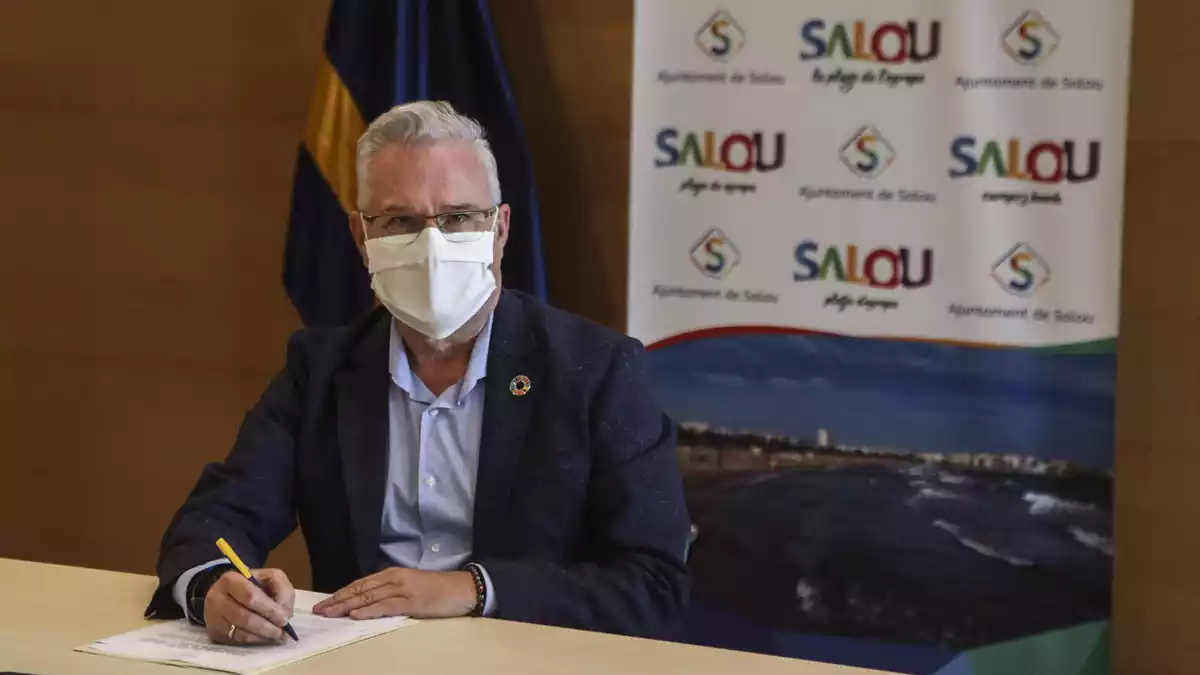 L'alcalde de Salou, Pere Granados, en una imatge amb mascareta