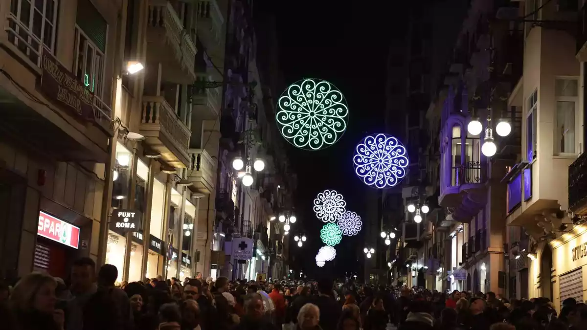 El carrer de la Unió de Tarragona, ple de gom a gom per Nadal