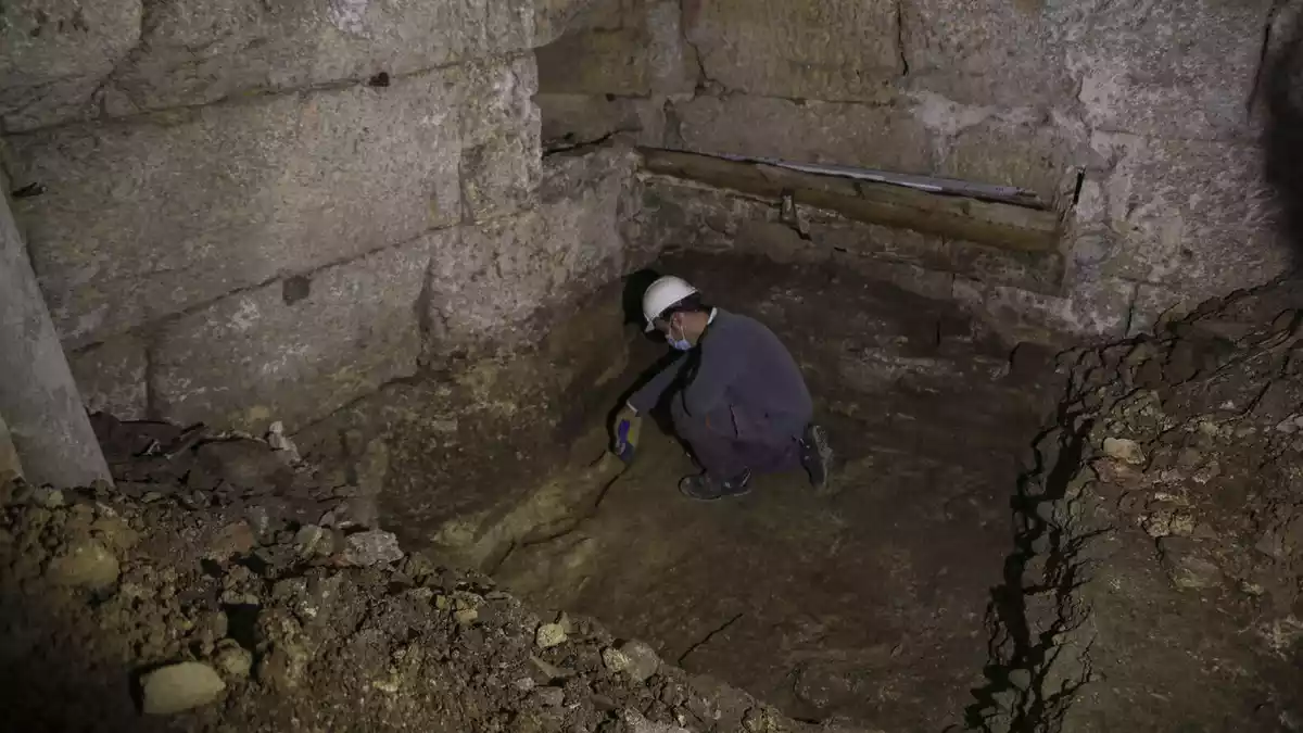 Pla obert de l'excavació a les restes del Fòrum Provincial