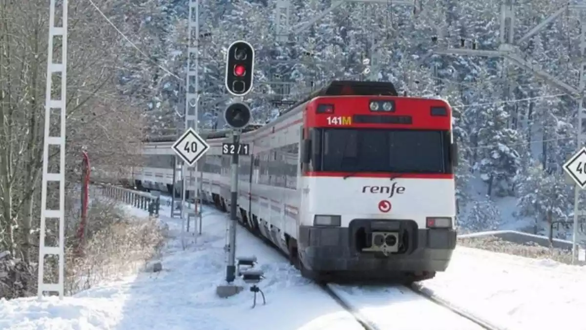 Un tren de Renfe per la neu