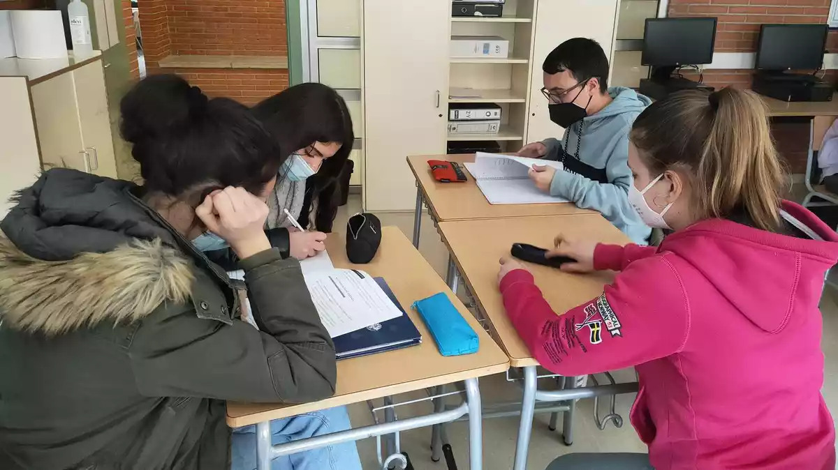 Alumnes de l'Institut Vidal i Barraquer