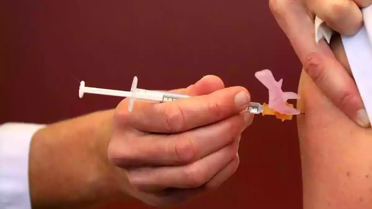 Imatge d'arxiu d'una injecció d'una vacuna