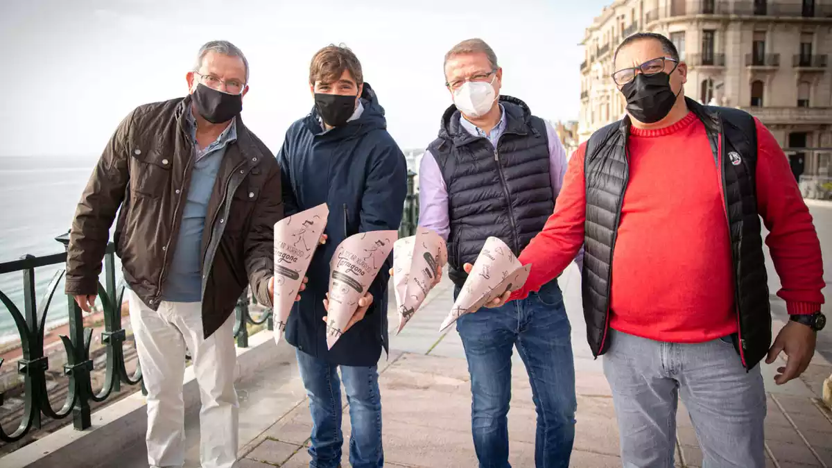 Els xurrers, amb les paperines plenes al Balcó del Mediterrani