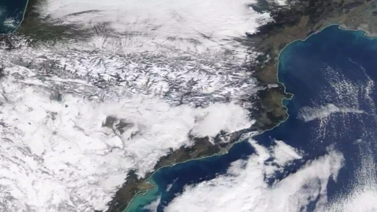 Imatge satèl·lit de la gran nevada a l'interior de Catalunya l'11 de gener del 2021
