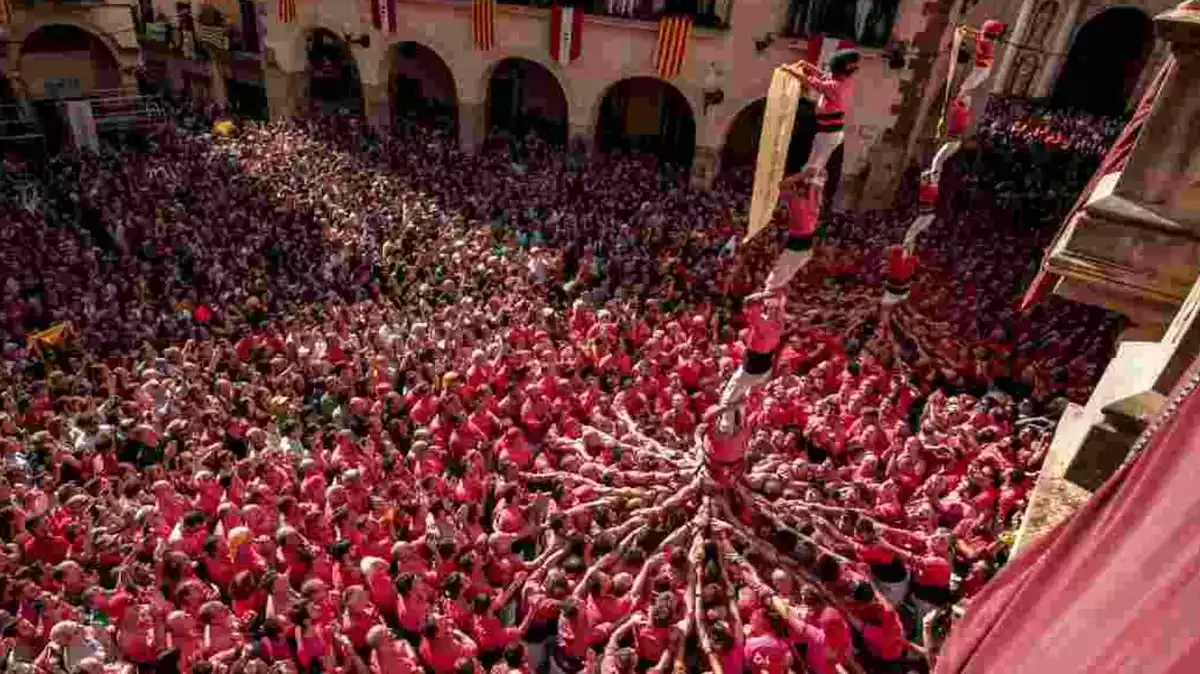 Els castellers durant la Diada de Santa Úrsula a Valls