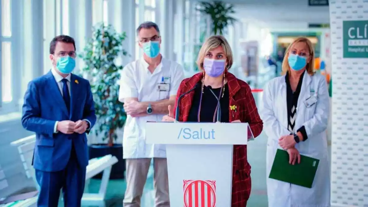 La consellera Alba Vergés i el vicepresident Pere Aragonès visiten l’Hospital Clínic