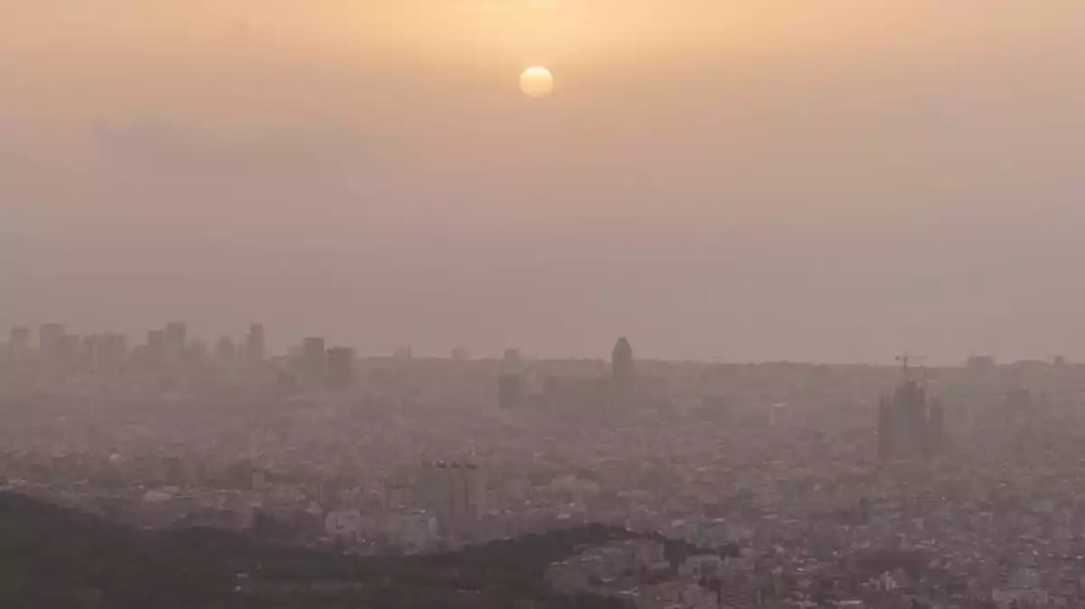 Imatge de la pols en suspensió a la ciutat de Barcelona