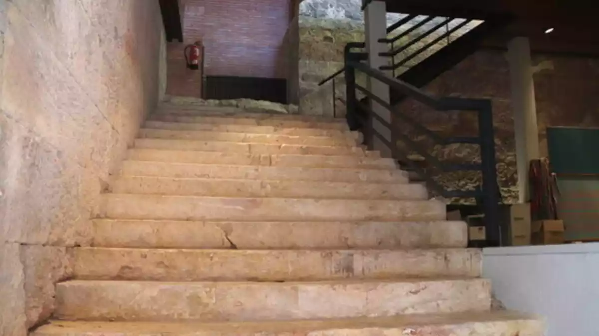 Pla obert de l'escalinata romana de la Torre dels Advocats de Tarragona