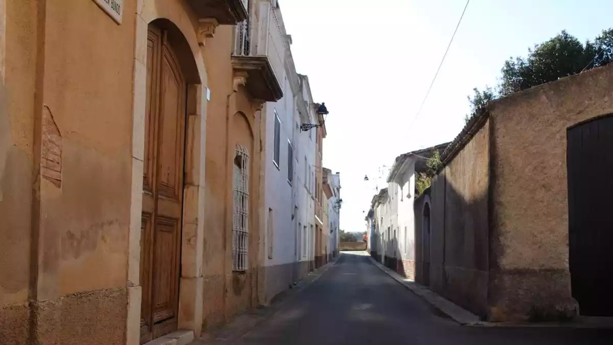 Un carrer del barri de la Riba de la Bisbal del Penedès.