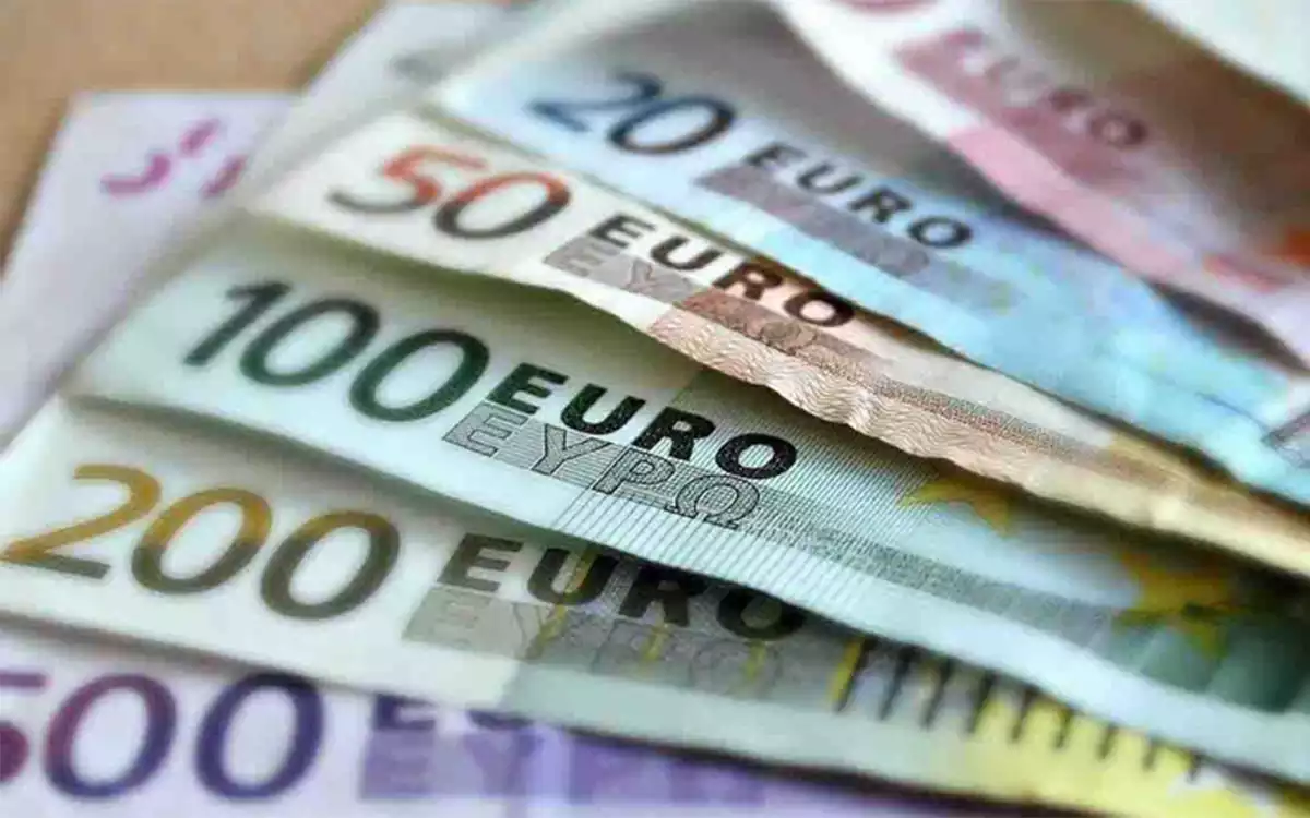 Imagen de archivo de varios billetes de 500, 200, 100, 50, 20 y 10 euros