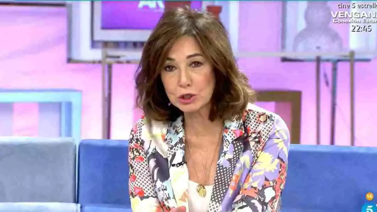 Ana Rosa Quintana en el plató de Telecinco.
