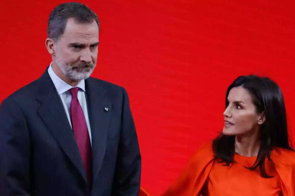 El rey Felipe VI y la reina Letizia Ortiz en la ceremonia de entrega de las acreditaciones a la promoción 8 de embajadores honorarios de la Marca de España en Madrid el martes 03 de marzo de 2020.