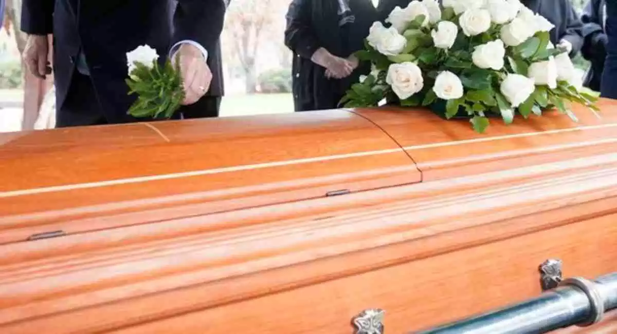 Las medidas restrictivas por el COVID-19 afectan también a los funerales