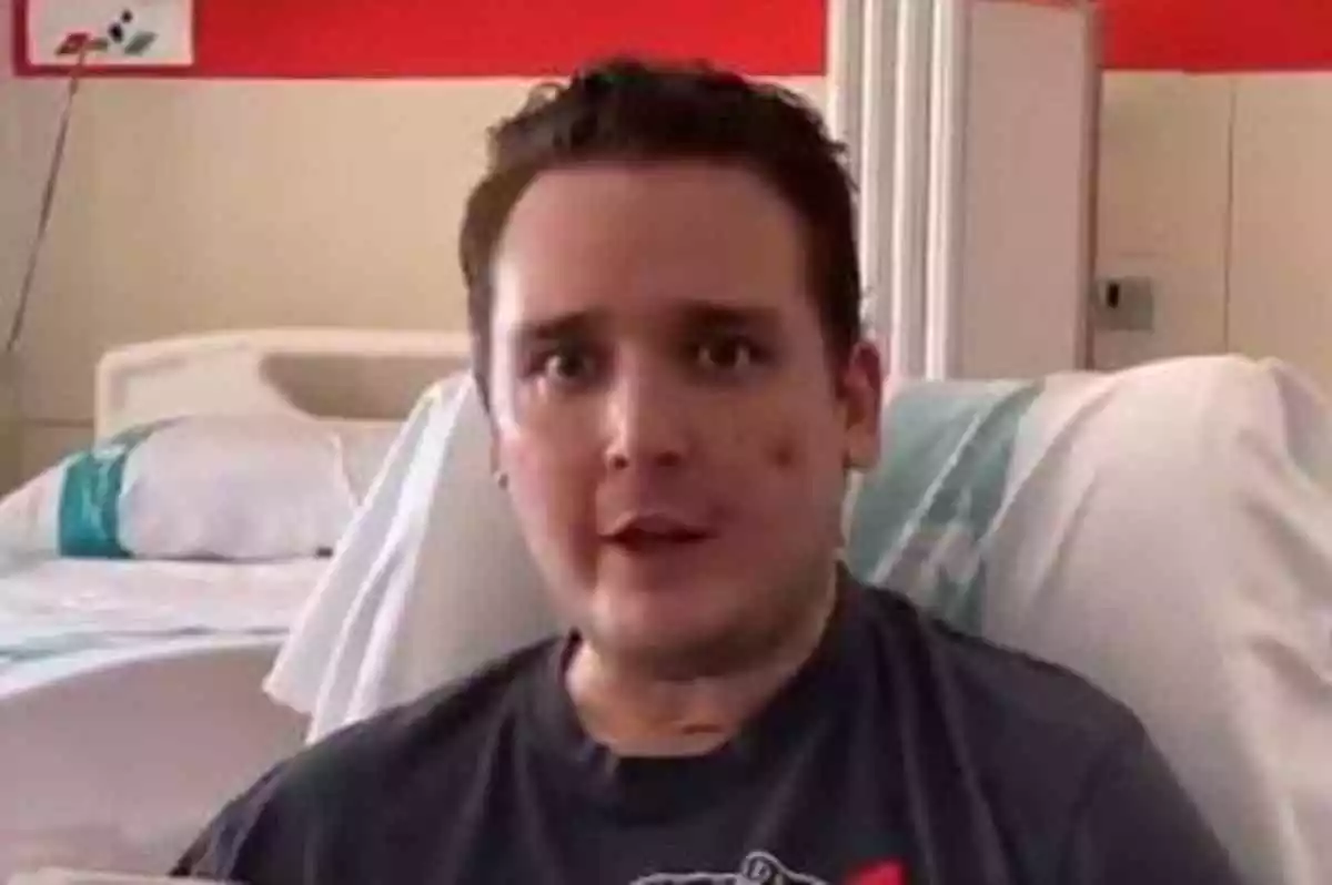 Captura de Marc durante el vídeo grabado en el Hospital Parc Taulí de Sabadell (Barcelona) donde advierte del peligro del Covid-19