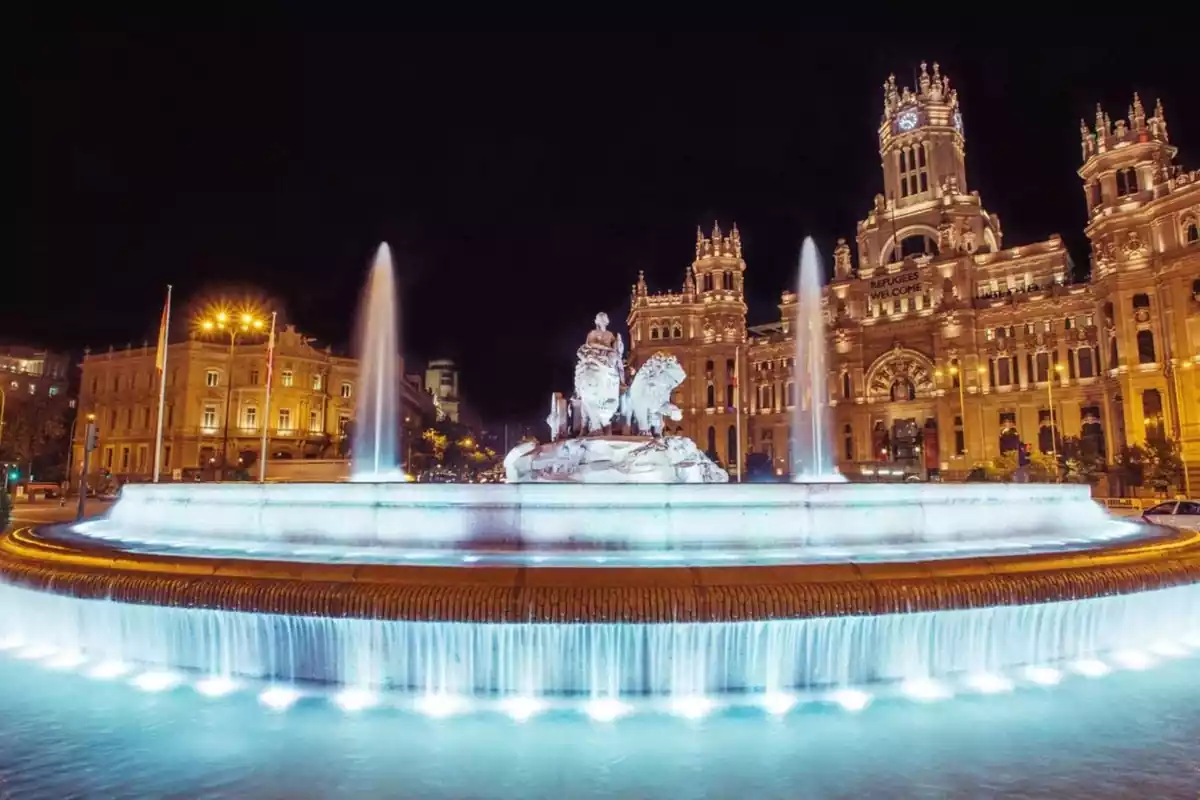 Plaza Cibeles de noche