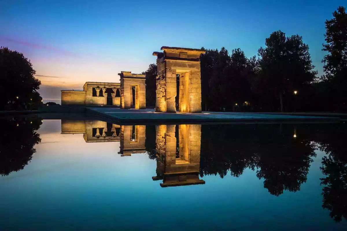 Templo de Debod de noche