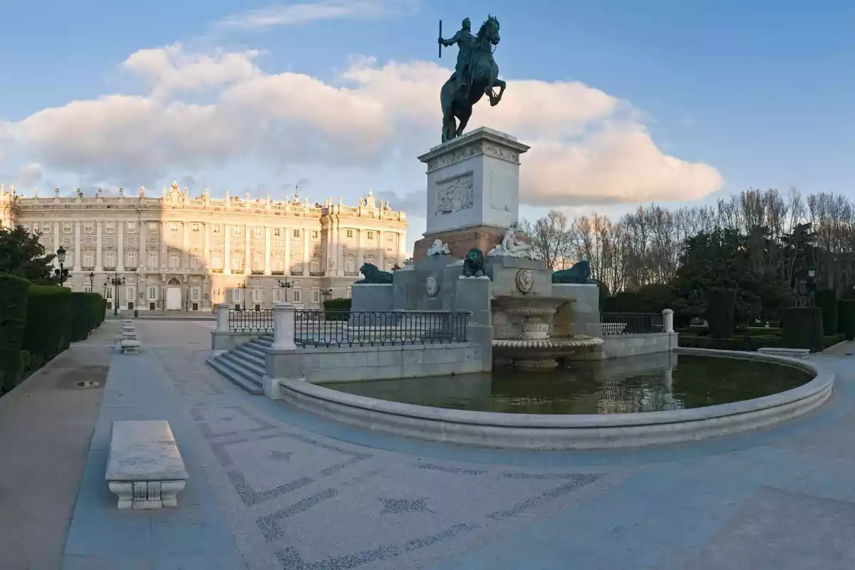 Estatua de Felipe IV