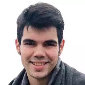 Primer plano del periodista Daniel H. Marín