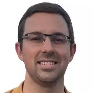 Primer plano del periodista Miguel Cuartas Ortego