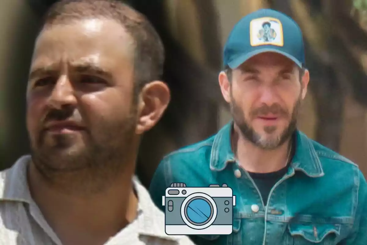 David Flores Carrasco y Antonio David Flores aparecen en primer plano uno con camisa clara y otro con chaqueta de mezclilla y gorra azul además hay un ícono de cámara en la parte inferior central de la imagen