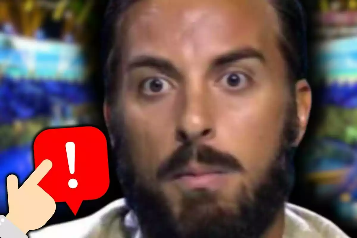 Borja González amb expressió de sorpresa i una icona d’advertència vermella amb un signe d’exclamació i una mà assenyalant.