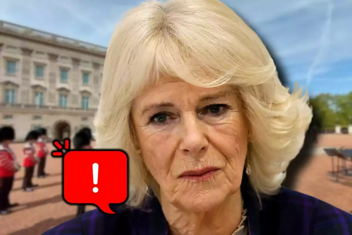 Muntatge de fotos de la reina Camila amb expressió seriosa davant d’una imatge del Palau de Buckingham i una icona d’advertència vermella.