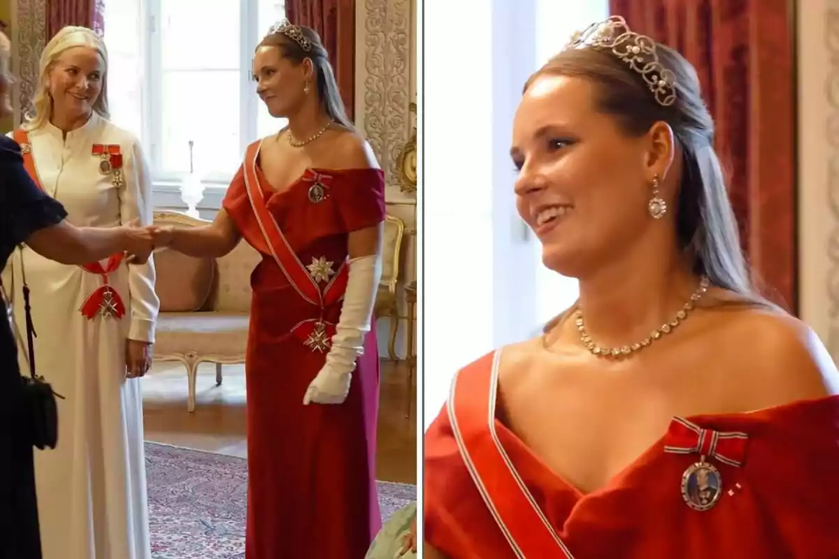 Dos mujeres elegantemente vestidas con vestidos de gala y condecoraciones, una de ellas lleva una tiara y guantes blancos mientras saluda a otra persona en una sala decorada de manera lujosa Dos mujeres elegantemente vestidas con vestidos de gala y condecoraciones, una de ellas lleva una tiara y guantes blancos mientras saluda a otra persona en una sala decorada de manera lujosa