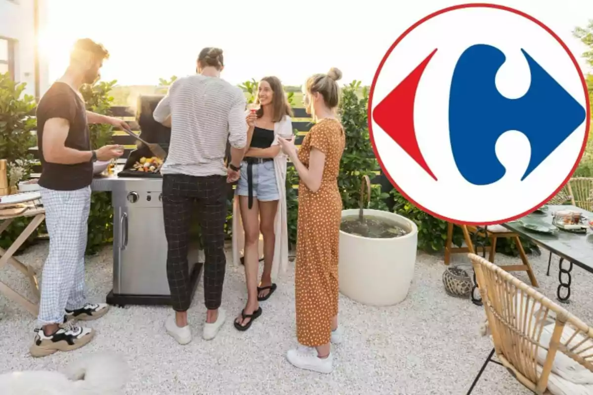 Grupo de personas disfrutando de una parrillada al aire libre con el logo de Carrefour en la esquina