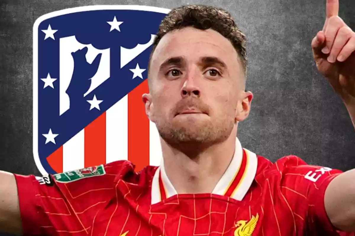 Soccer player in a red uniform celebrating in front of the Atlético de Madrid crest