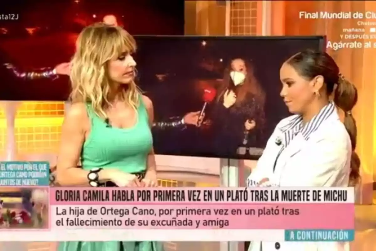 Emma García conversando con Gloria Camila en el plató de 'Fiesta' Emma García conversando con Gloria Camila en el plató de 'Fiesta'