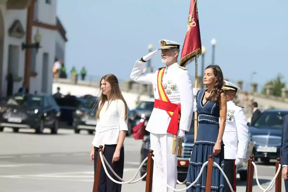 Infanta Sofía; King Felipe VI; Queen Letizia; and the president of the Xunta, Alfonso Rueda, during the oath or pledge to the Flag and the ceremony of awarding Royal Commissions and appointments to the new Navy officers, at the Naval Academy of Marín, on July 16, 2025, in Marín, Pontevedra. Infanta Sofía; King Felipe VI; Queen Letizia; and the president of the Xunta, Alfonso Rueda, during the oath or pledge to the Flag and the ceremony of awarding Royal Commissions and appointments to the new Navy officers, at the Naval Academy of Marín, on July 16, 2025, in Marín, Pontevedra.