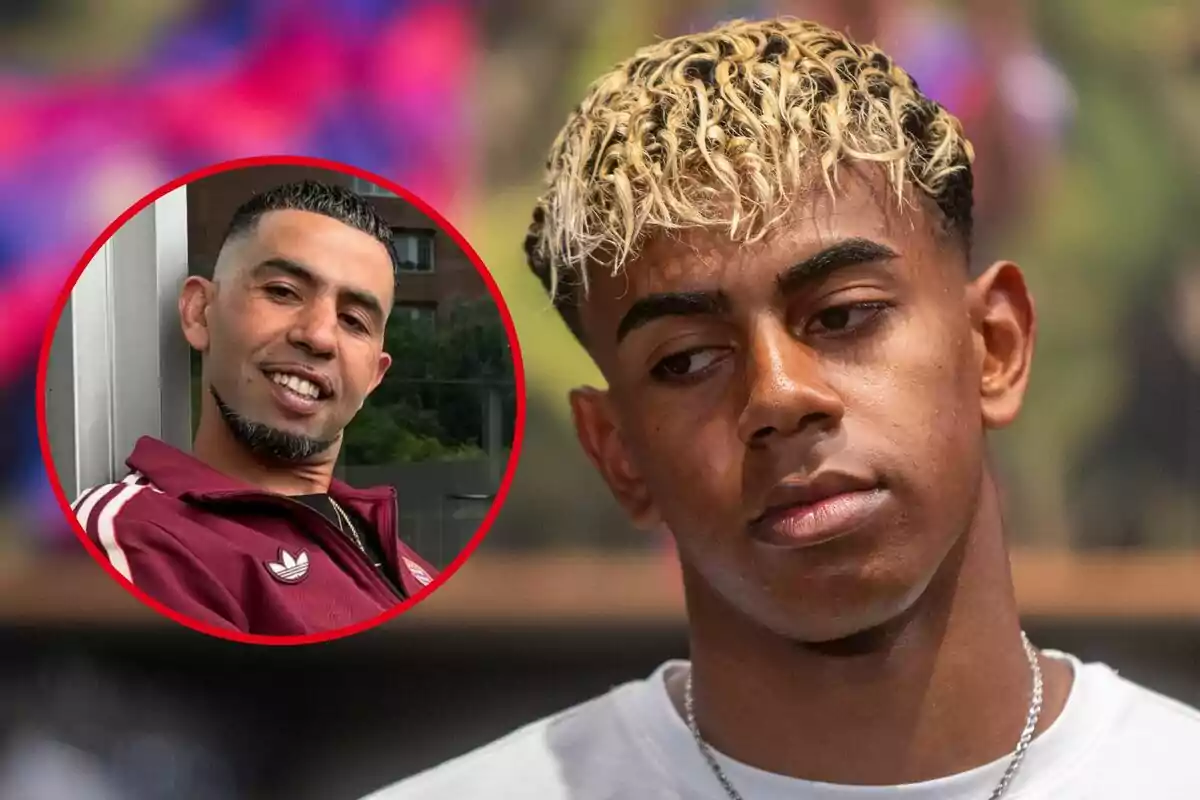 Un joven de cabello rizado y teñido de rubio mira hacia abajo con expresión seria mientras en la esquina superior izquierda aparece el retrato de otro hombre sonriendo dentro de un círculo rojo.