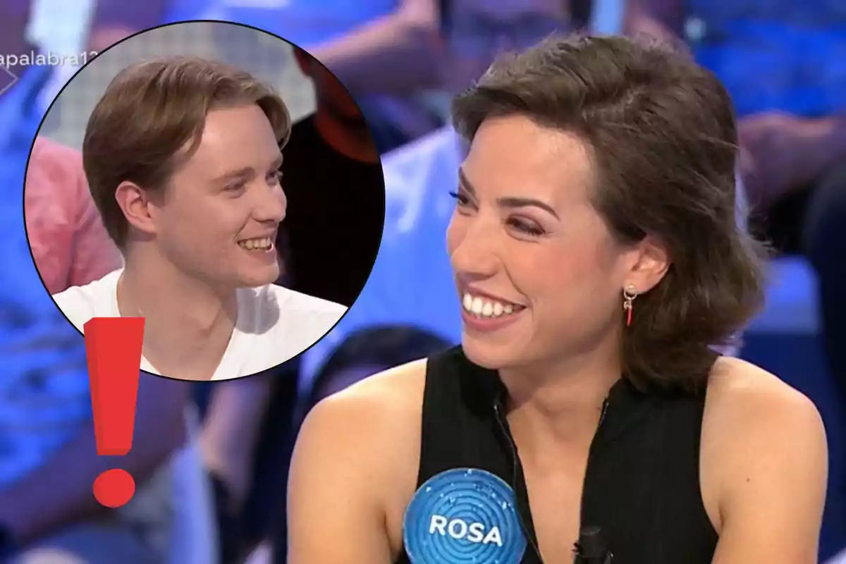 Rosa sonriente en un programa de televisión con un círculo que muestra a Manu joven sonriendo y un signo de exclamación rojo