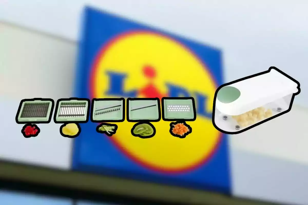 Tallador de verdures multifunció amb diferents ganivetes davant d’un cartell de la botiga Lidl Tallador de verdures multifunció amb diferents ganivetes davant d’un cartell de la botiga Lidl