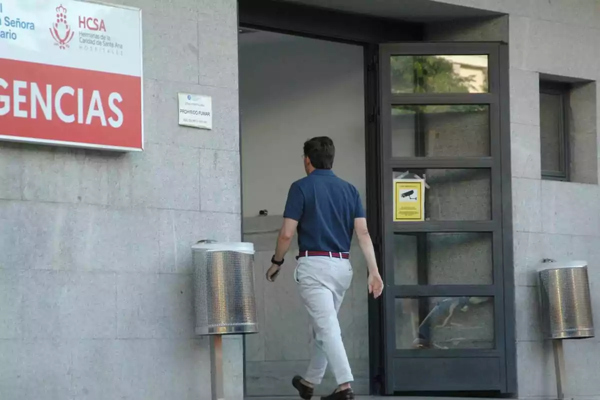 José Luis Martínez-Almeida llega al hospital Virgen del Rosario donde va a dar a luz su mujer, Teresa Urquijo, a 03 de julio de 2025, en Madrid. José Luis Martínez-Almeida llega al hospital Virgen del Rosario donde va a dar a luz su mujer, Teresa Urquijo, a 03 de julio de 2025, en Madrid.