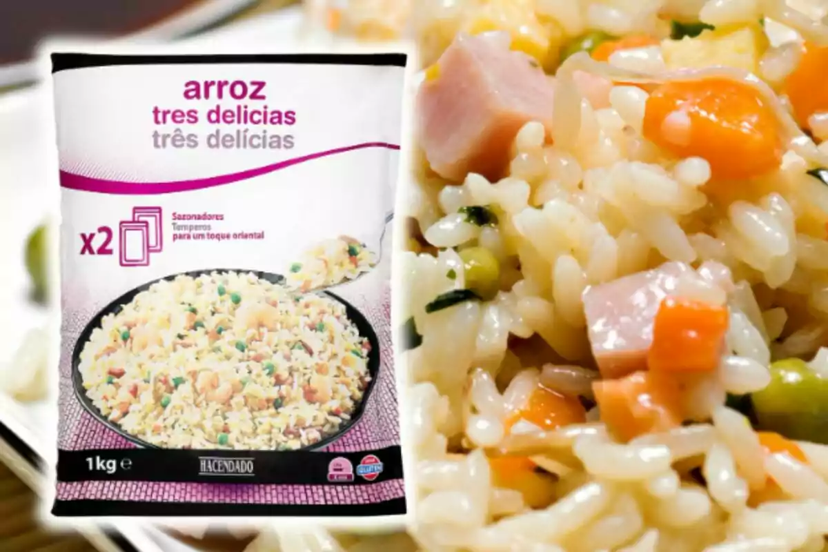 Paquet d’arròs tres delícies de la marca Hacendado al costat d’un primer pla de l’arròs cuinat amb pèsols, pastanaga i trossos de pernil. Paquet d’arròs tres delícies de la marca Hacendado al costat d’un primer pla de l’arròs cuinat amb pèsols, pastanaga i trossos de pernil.