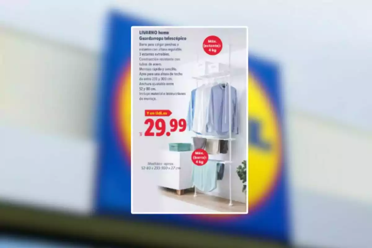 Publicitat d’un armari telescòpic de la marca Livarno home en una botiga Lidl amb preu destacat de 29,99 euros i fons desenfocat del logotip de la botiga Publicitat d’un armari telescòpic de la marca Livarno home en una botiga Lidl amb preu destacat de 29,99 euros i fons desenfocat del logotip de la botiga