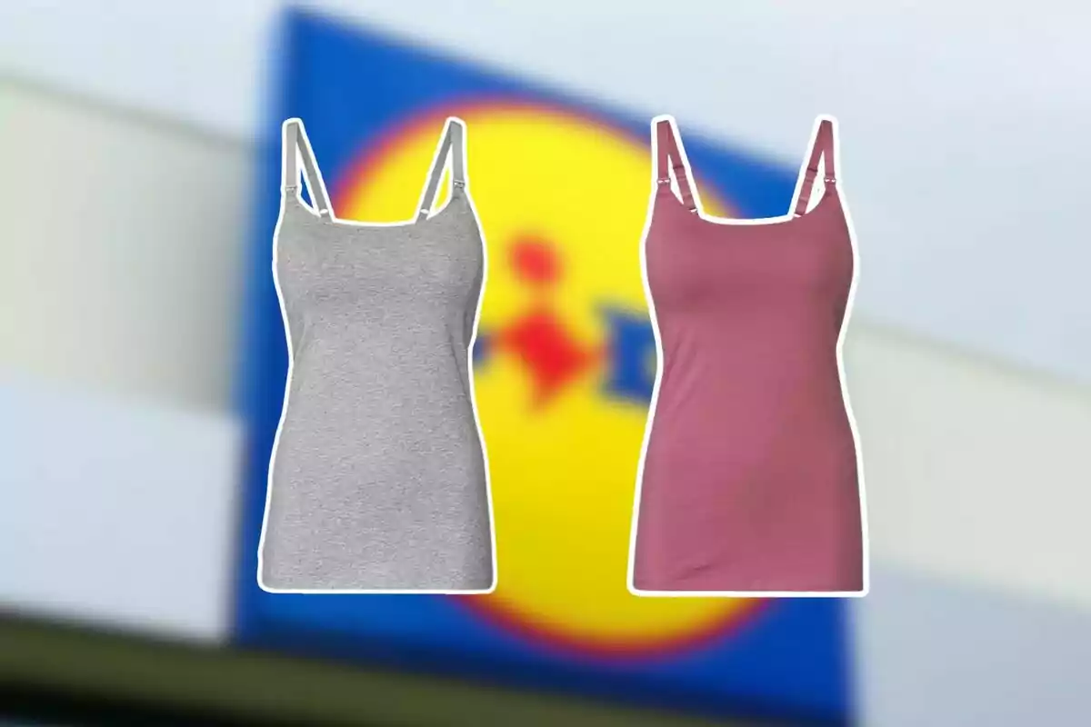 Dos camisetas de tirantes, una gris y una rosa, sobre un fondo desenfocado con el logo de un supermercado. Dos camisetas de tirantes, una gris y una rosa, sobre un fondo desenfocado con el logo de un supermercado.