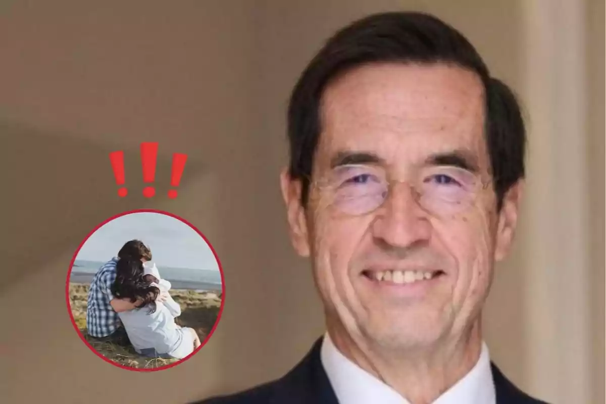 Mario Alonso Puig de cabello oscuro y gafas sonriendo, con un círculo en la esquina que muestra a una pareja abrazándose en la playa y tres signos de exclamación rojos sobre el círculo
