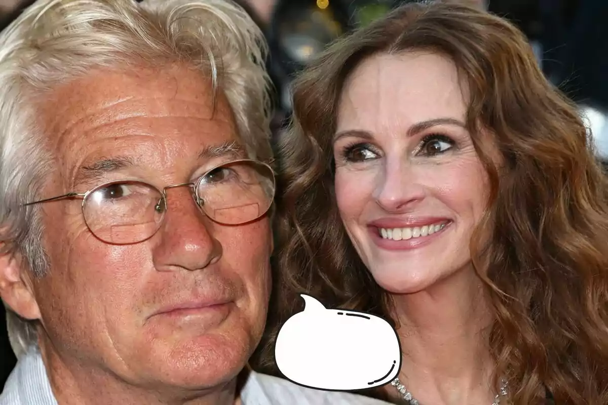 Richard Gere i Julia Roberts somriuen mentre una d’elles porta ulleres i hi ha un globus de diàleg buit davant d’elles.