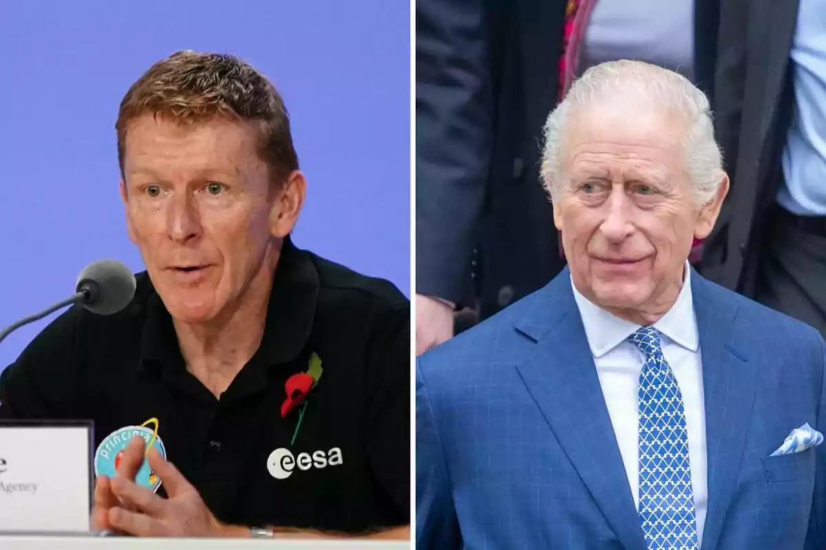 Tim Peake y Carlos III, uno con camiseta negra y micrófono en una conferencia y otro con traje azul y corbata en un evento al aire libre Tim Peake y Carlos III, uno con camiseta negra y micrófono en una conferencia y otro con traje azul y corbata en un evento al aire libre