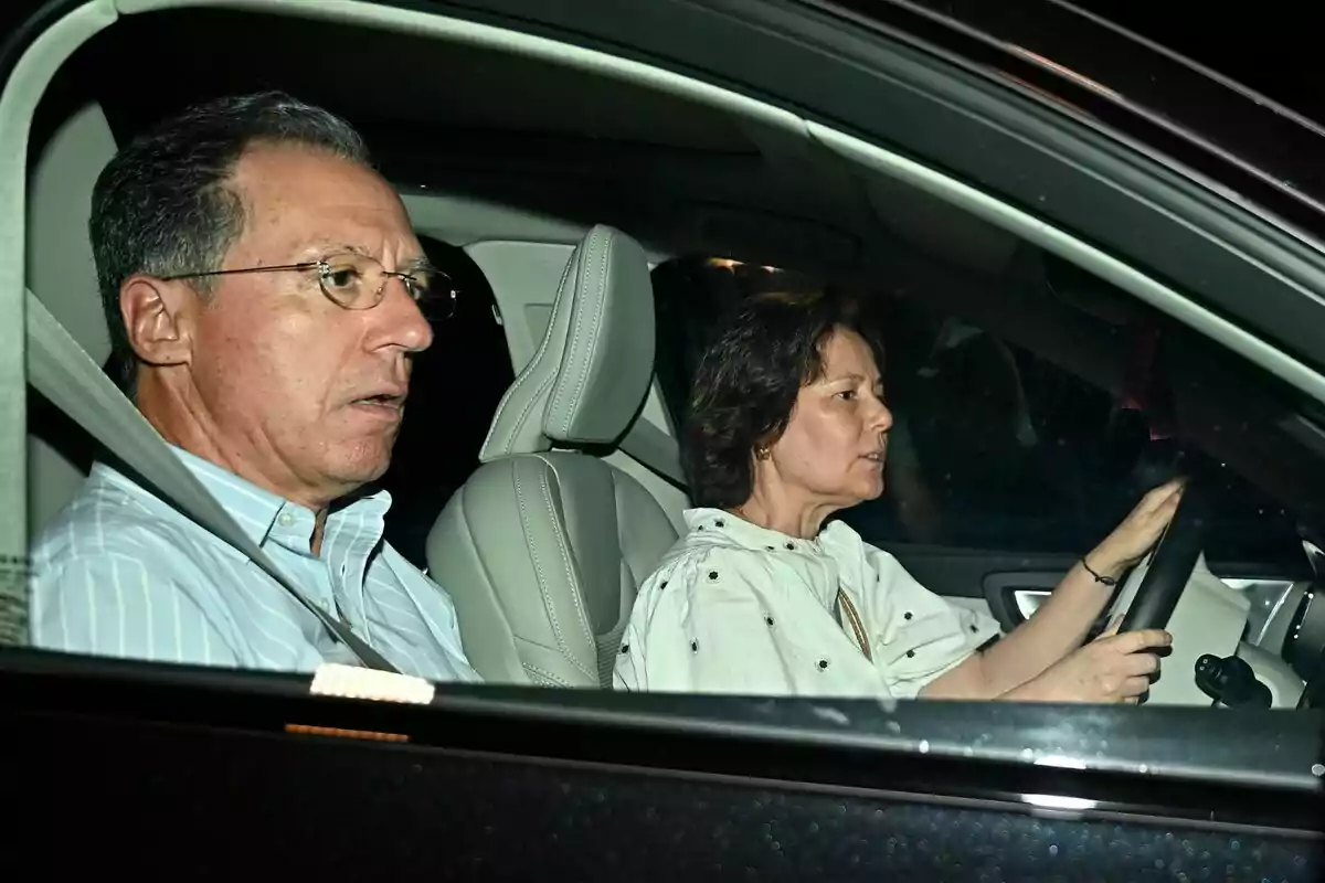 Lucas Urquijo y Beatriz Moreno acuden a la clínica del Rosario donde está ingresada Teresa Urquijo para dar a luz a su primer hijo, a 2 de julio de 2025, en Madrid. Lucas Urquijo y Beatriz Moreno acuden a la clínica del Rosario donde está ingresada Teresa Urquijo para dar a luz a su primer hijo, a 2 de julio de 2025, en Madrid.