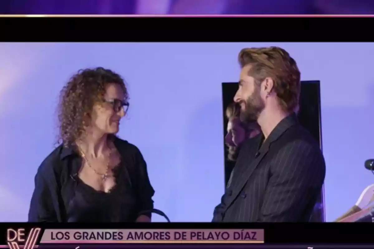 La psicóloga Ana Sierra hablando con Pelayo Díaz durante una terapia en '¡De Viernes!' La psicóloga Ana Sierra hablando con Pelayo Díaz durante una terapia en '¡De Viernes!'