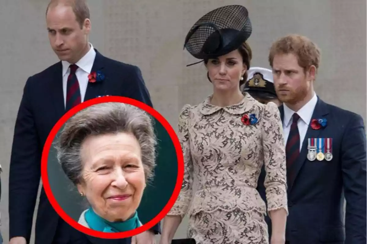 Tres persones vestides de manera formal caminen juntes mentre una dona gran apareix en un cercle vermell en primer pla.