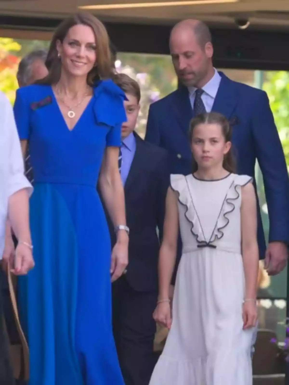 La princesa Charlotte, el príncep George, Kate Middleton i el príncep Guillem a Wimbledon. La princesa Charlotte, el príncep George, Kate Middleton i el príncep Guillem a Wimbledon.