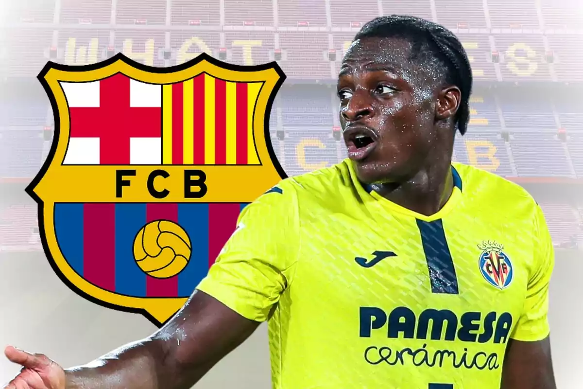 Futbolista del Villarreal con el escudo del FC Barcelona de fondo en un estadio
