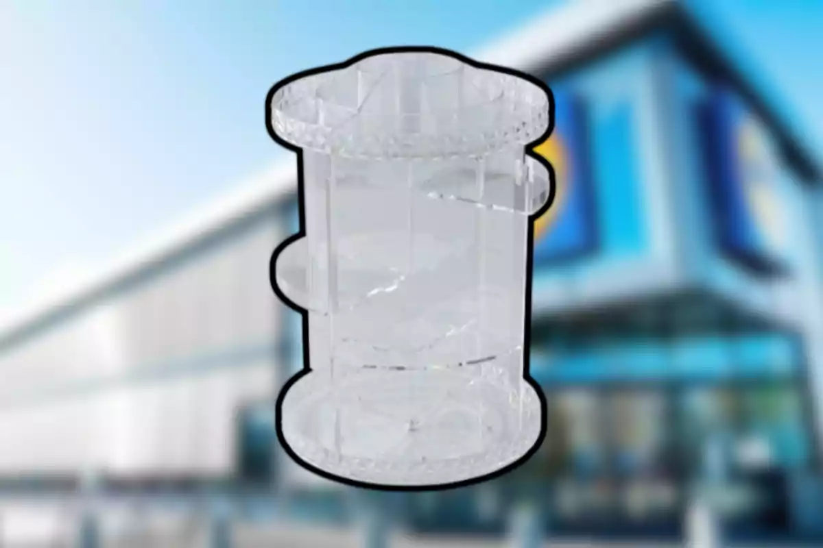 Organitzador giratori d’acrílic transparent amb fons de botiga desenfocat Organitzador giratori d’acrílic transparent amb fons de botiga desenfocat
