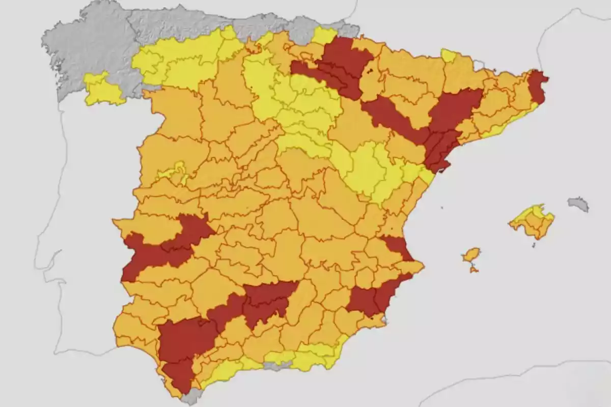 Mapa d’Espanya dividit per províncies amb diferents colors que representen diverses intensitats o categories Mapa d’Espanya dividit per províncies amb diferents colors que representen diverses intensitats o categories