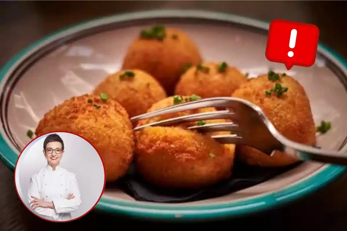 Un plato con croquetas doradas decoradas con cebollín picado y un tenedor, en la esquina inferior izquierda aparece una Carme Ruscalleda con uniforme de chef y gafas, y en la parte superior derecha hay un ícono rojo de advertencia con un signo de exclamación.