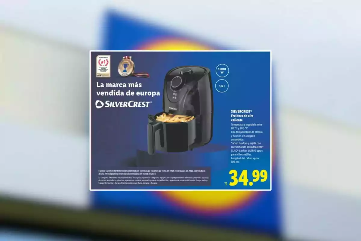 Publicitat d’una fregidora d’aire calent SilverCrest amb patates fregides al recipient, fons blau, preu de 34,99 euros i text que indica que és la marca més venuda d’Europa